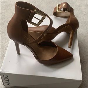 Never Worn/New Size 6 Brown Leather SEXY Heels